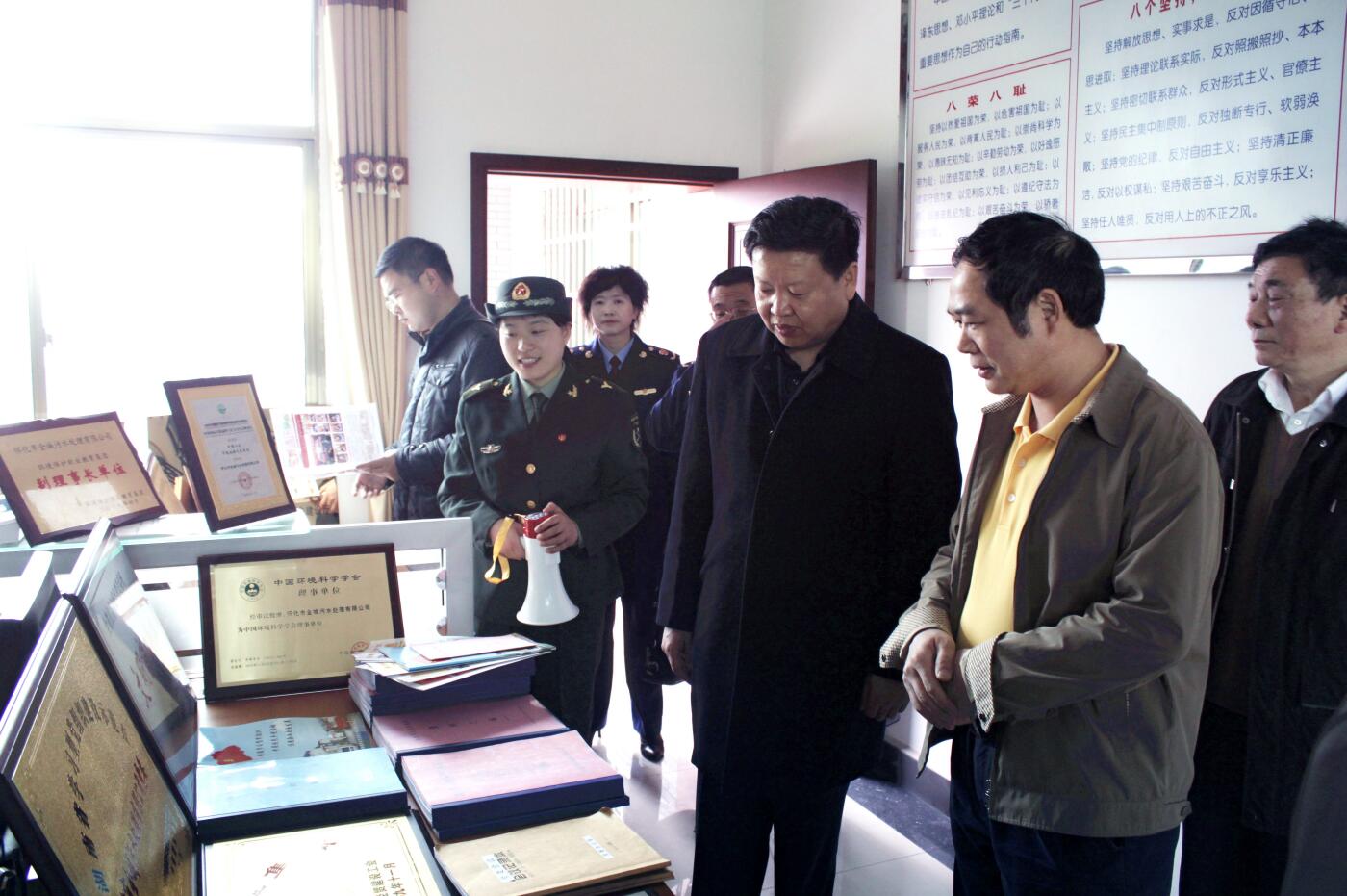 2011年3月，國家工商局總局個體司司長李玉家受中央組織部委托視察公司黨建工作.JPG