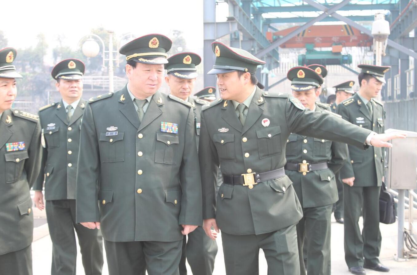 2011年3月，時任省軍區(qū)政治部原主任劉新將軍蒞臨公司視察.jpg