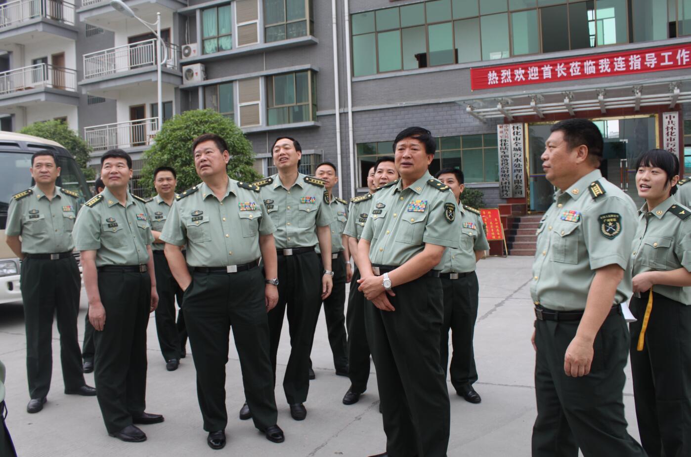 2011年5月，廣州軍區(qū)副司令員王治民將軍視察預備役建設.JPG